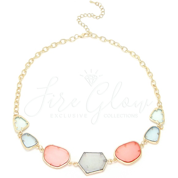 Multicolor Resin Pendant Necklace Gold Tone - Picture 5 of 8